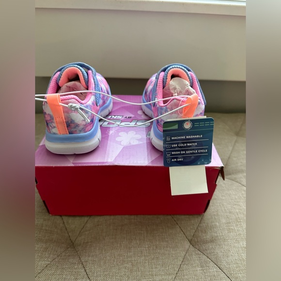 Girls Sport by Skechers Sneakers - Picture 4 of 7